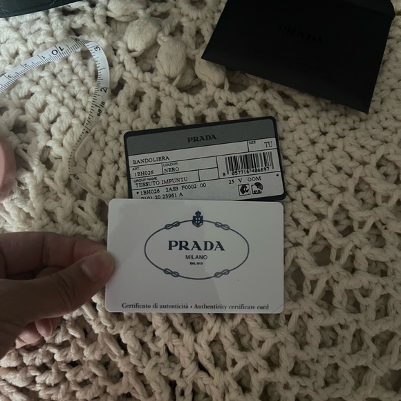 Prada bag - Picture 9 of 11